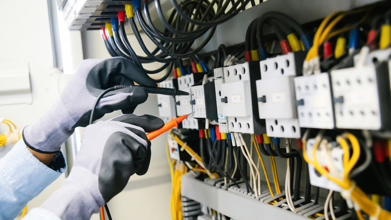Electrical Maintenance Service in Dubai - Zein Maintenance